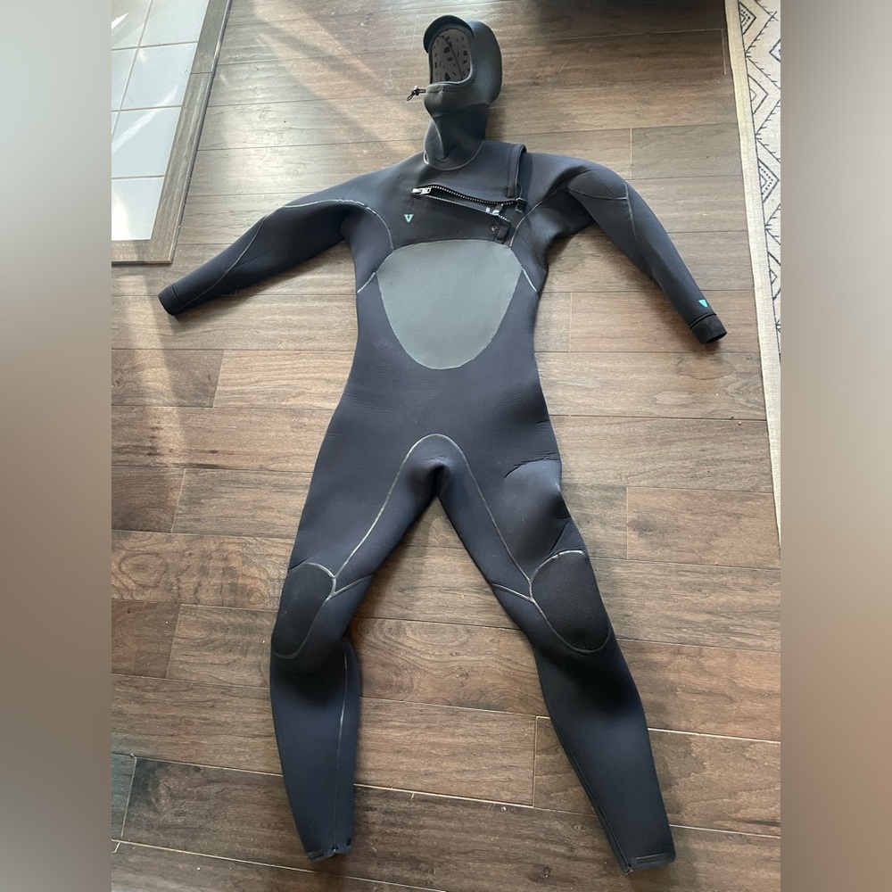 Vissla North Seas Hooded Wetsuit 5.5/4.5